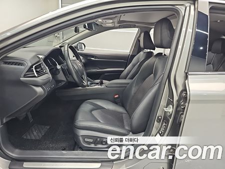 Toyota Camry 2024, фото 10