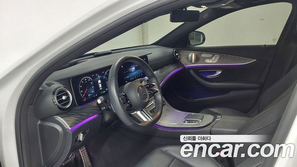 Mercedes-Benz E-Class 2022, фото 9