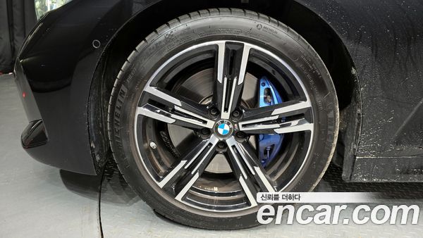 BMW 3 Series 2024, фото 5