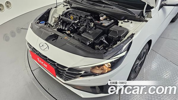 Hyundai Elantra 2023, фото 6