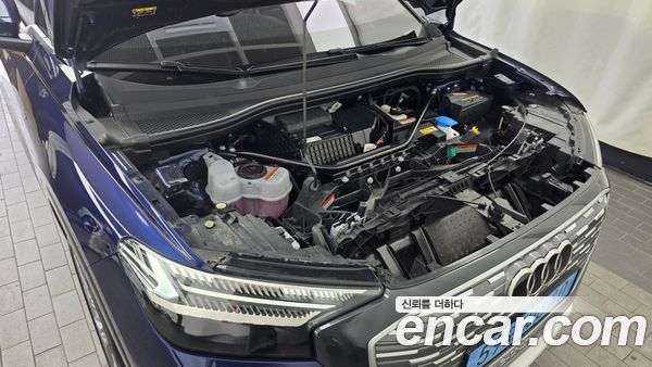 Audi Q4 e-tron 2025, фото 6