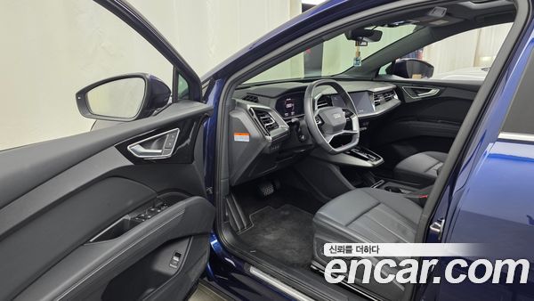 Audi Q4 e-tron 2025, фото 10