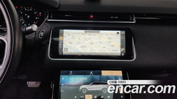 Land Rover Range Rover Velar 2021, фото 17