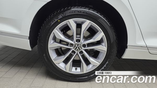 Volkswagen Passat 2022, фото 5