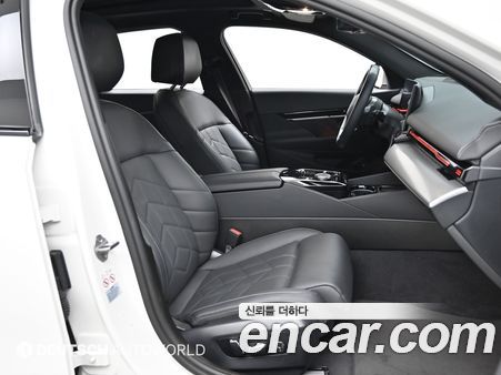 BMW 5 Series 2024, фото 10