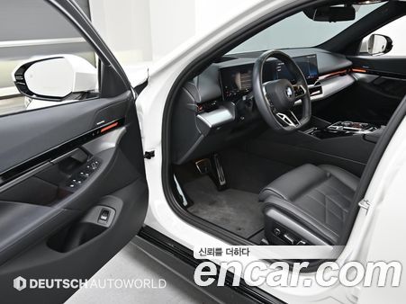 BMW 5 Series 2024, фото 11