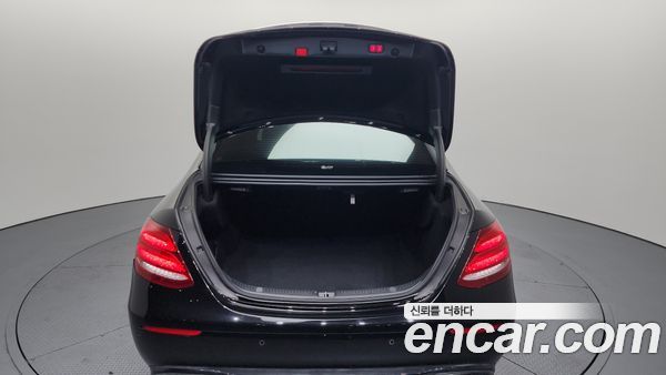 Mercedes-Benz E-Class 2020, фото 25
