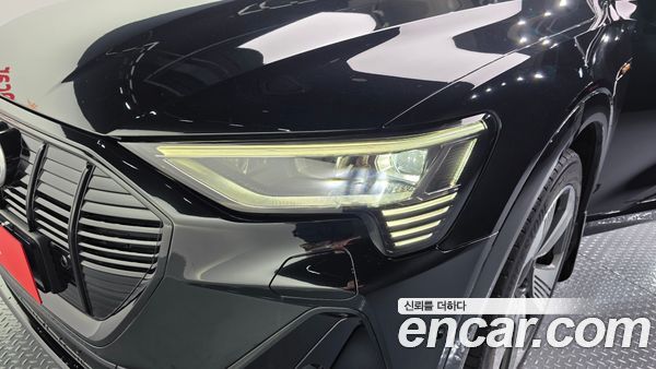 Audi e-tron 2022, фото 8