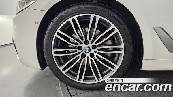 BMW 5 Series 2020, фото 5