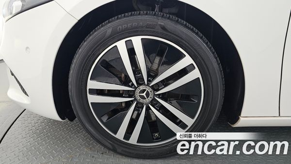 Mercedes-Benz A-Class 2021, фото 4