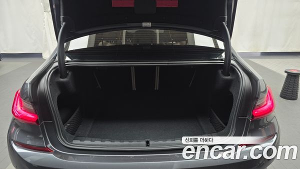 BMW 3 Series 2022, фото 26