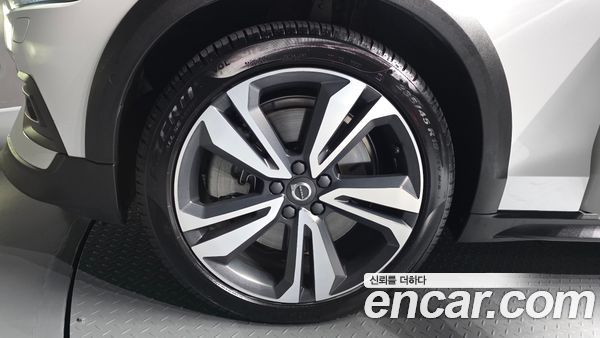 Volvo V60 2021, фото 5