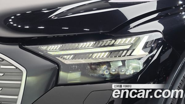 Audi Q4 e-tron 2022, фото 8