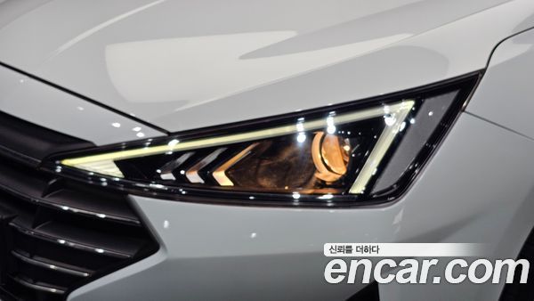 Hyundai Elantra 2020, фото 8