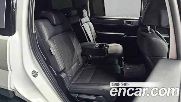Hyundai Santa Fe 2025, фото 17