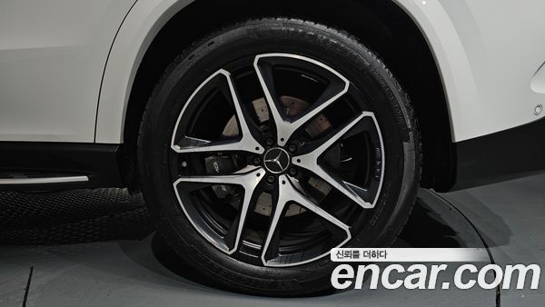 Mercedes-Benz GLE 2023, фото 6