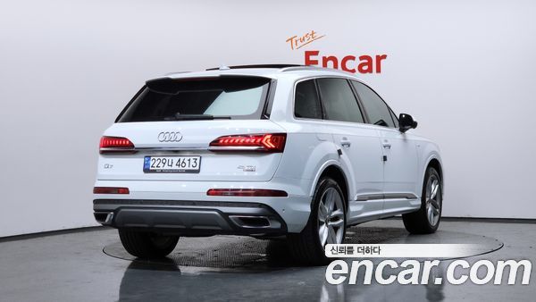 Audi Q7 2023, фото 2