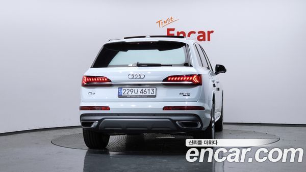 Audi Q7 2023, фото 4
