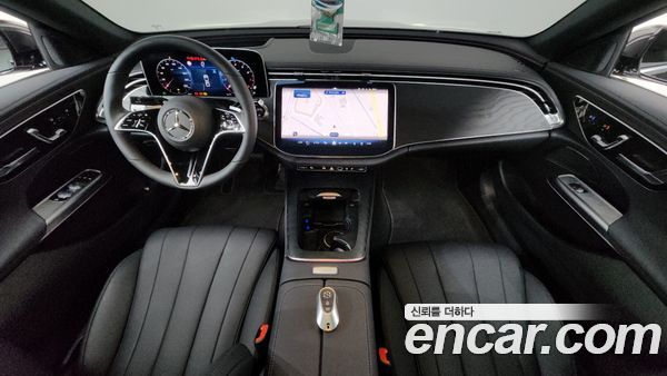 Mercedes-Benz E-Class 2026, фото 10