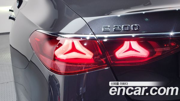 Mercedes-Benz E-Class 2026, фото 9