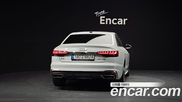 Audi A4 2021, фото 4