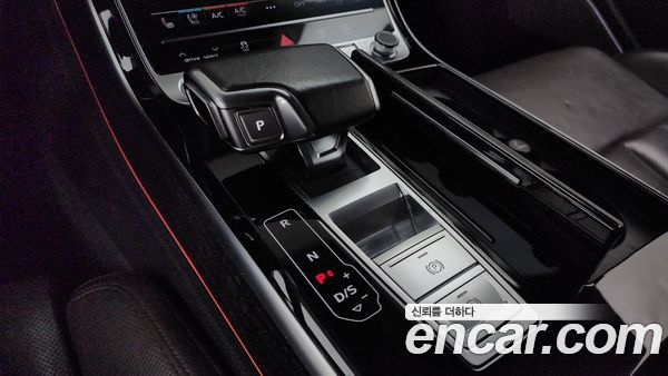 Audi A8 2021, фото 9
