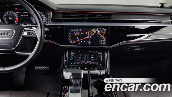 Audi A8 2021, фото 14