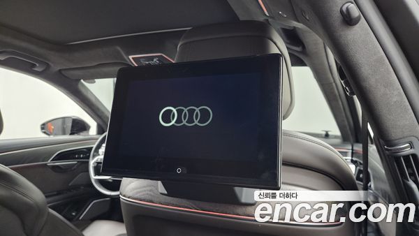 Audi A8 2021, фото 15