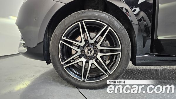 Mercedes-Benz V-Class 2023, фото 5