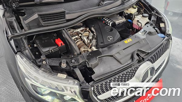Mercedes-Benz V-Class 2023, фото 6