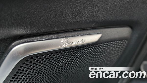 Mercedes-Benz V-Class 2023, фото 35