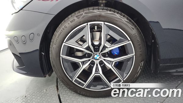 BMW 5 Series 2025, фото 5