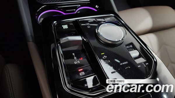BMW 5 Series 2025, фото 12