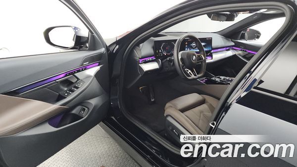 BMW 5 Series 2025, фото 13