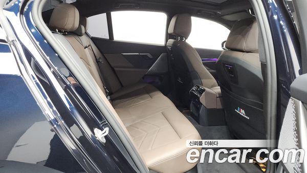 BMW 5 Series 2025, фото 17