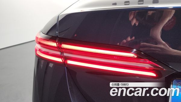 BMW 5 Series 2025, фото 9