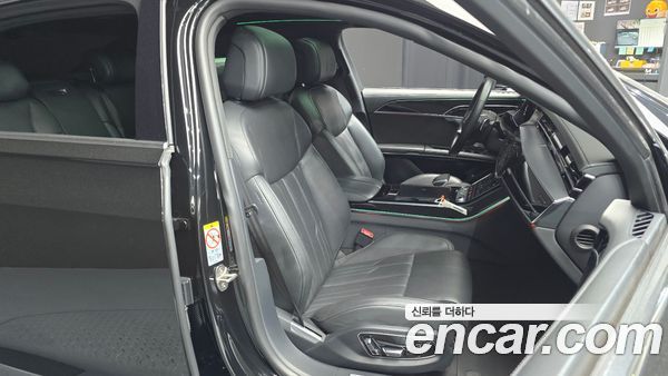 Audi A8 2021, фото 17