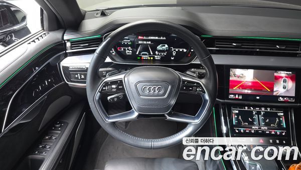 Audi A8 2021, фото 18