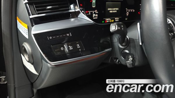 Audi A8 2021, фото 20