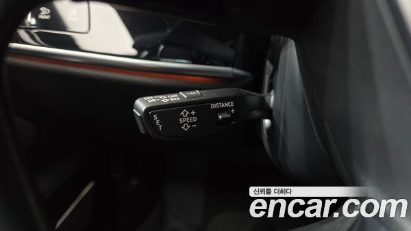 Audi A8 2021, фото 22
