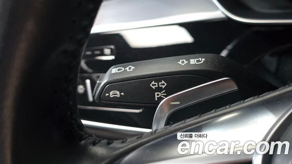 Audi A8 2021, фото 23