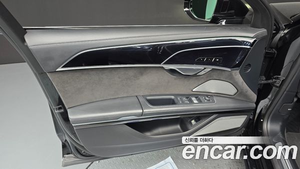 Audi A8 2021, фото 14