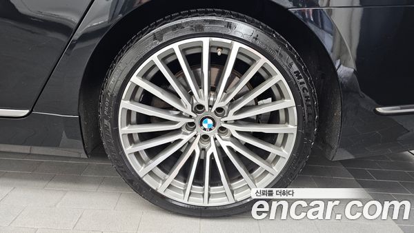 BMW 7 Series 2022, фото 7