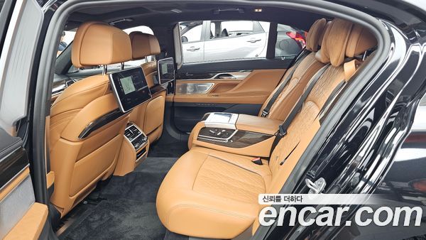 BMW 7 Series 2022, фото 16