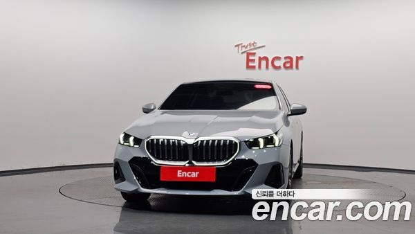 BMW 5 Series 2024, фото 2