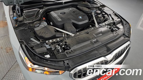 BMW 5 Series 2024, фото 5