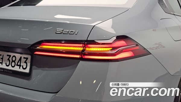 BMW 5 Series 2024, фото 8