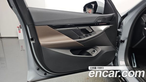 BMW 5 Series 2024, фото 13