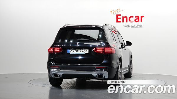 Mercedes-Benz GLB 2024, фото 3