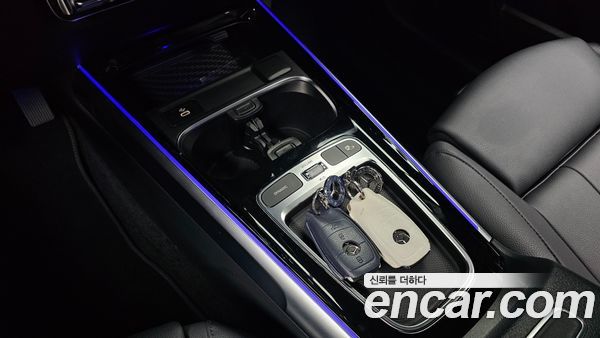 Mercedes-Benz GLB 2024, фото 22